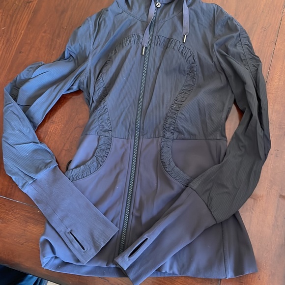 Lululemon jacket - Picture 2 of 4